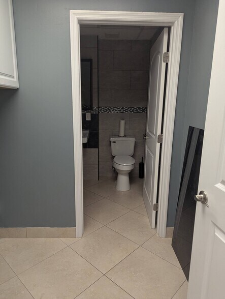 More Photos Of 701 NW Federal Hwy, Stuart Medical For Lease