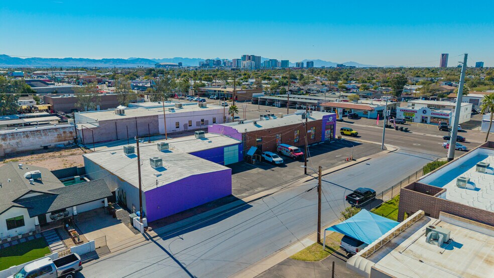 More Photos Of 2533 N 16th St, Phoenix Showroom For Sale