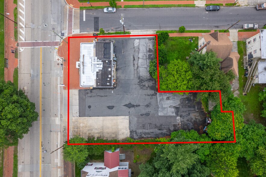More Photos Of 113 W Broadway, Salem Restaurant For Sale