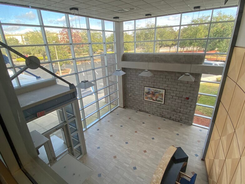 More Photos Of 8701 Maitland Summit Blvd, Orlando Health Club For Lease