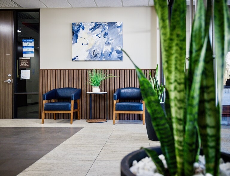 More Photos Of 800 Riverwood Ct, Conroe Medical For Lease