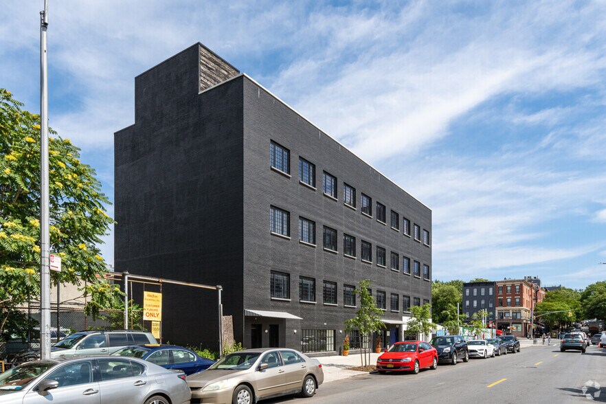 More Photos Of 651 Union St, Brooklyn Hospitality For Lease