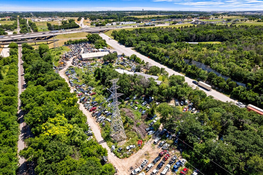 More Photos Of 10466 Central Expy, Dallas Auto Salvage Facility For Sale