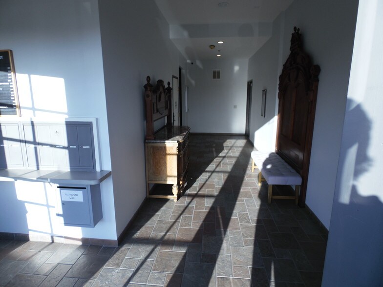 More Photos Of 2558 Roosevelt St, Carlsbad Office For Lease