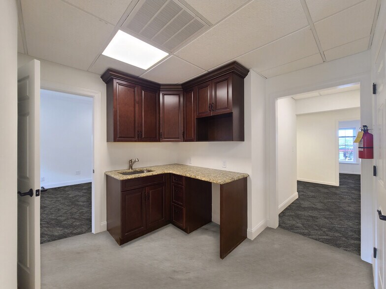 More Photos Of 47 River Rd, Summit Office For Sale
