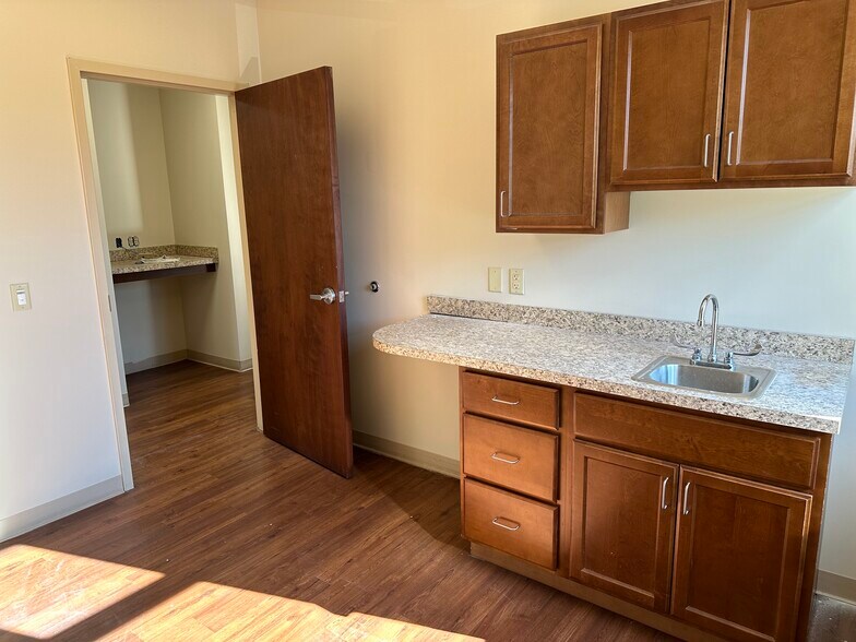 More Photos Of 101 Financial Dr, Elizabethtown Medical For Lease