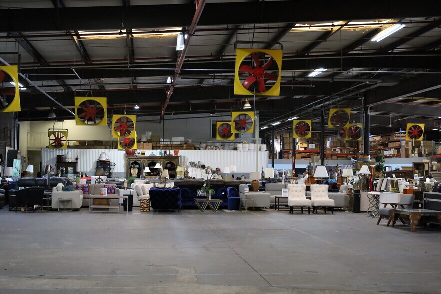 More Photos Of 10407 Rocket Blvd, Orlando Manufacturing For Lease