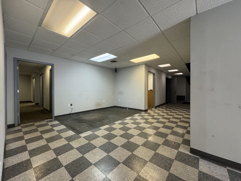 More Photos Of 201 Greer Dr, Simpsonville Warehouse For Sale