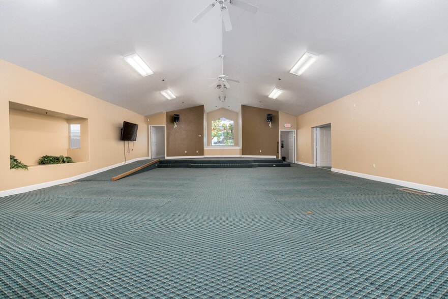 More Photos Of 2127 S Giddings St, Visalia Religious Facility For Sale