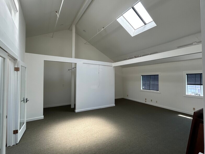 More Photos Of 700-706 Gilman St, Berkeley Warehouse For Sale