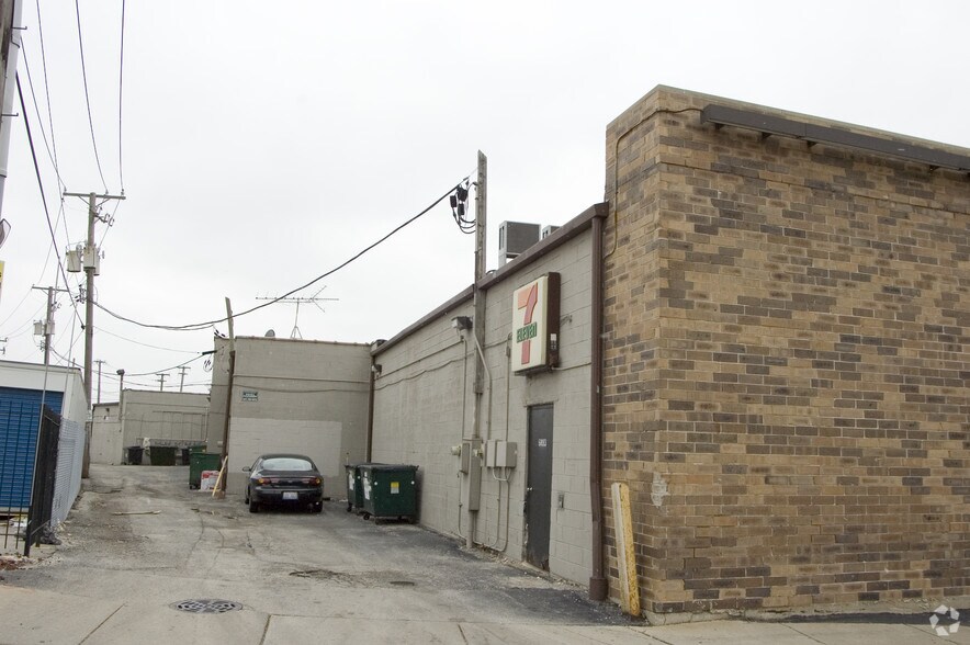 More Photos Of 5893-5915 S Archer Ave, Chicago Freestanding For Lease