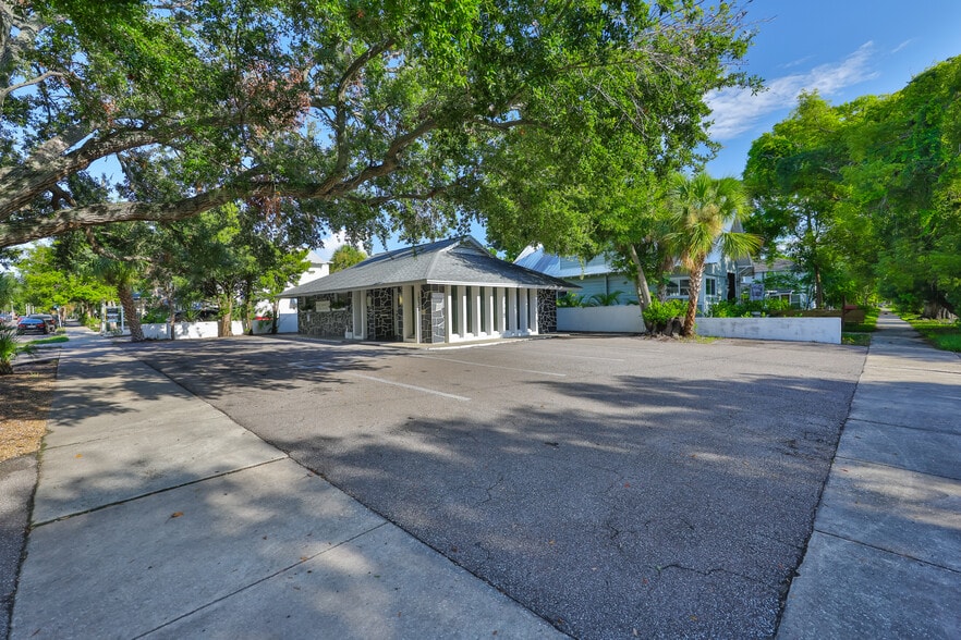 Primary Photo Of 1033 7th Ave N, Saint Petersburg Medical For Sale