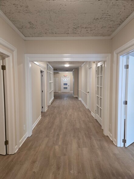 More Photos Of 104 Linwood Ave, Buffalo Funeral Home For Lease