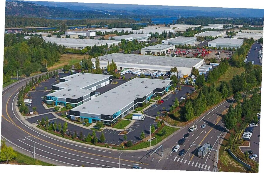 More Photos Of 17900 NE Riverside Pkwy, Portland Unknown For Lease