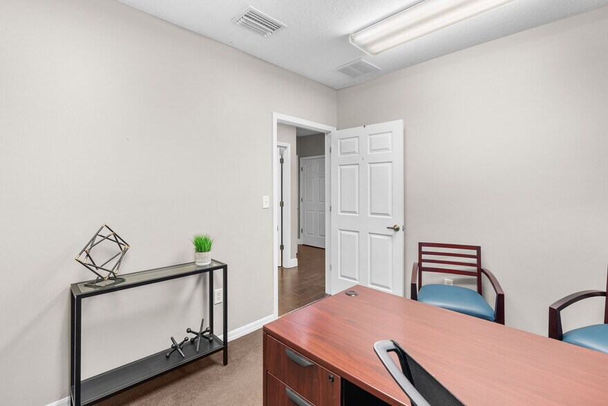 More Photos Of 8471-8473 W Linebaugh Ave, Tampa Coworking Space