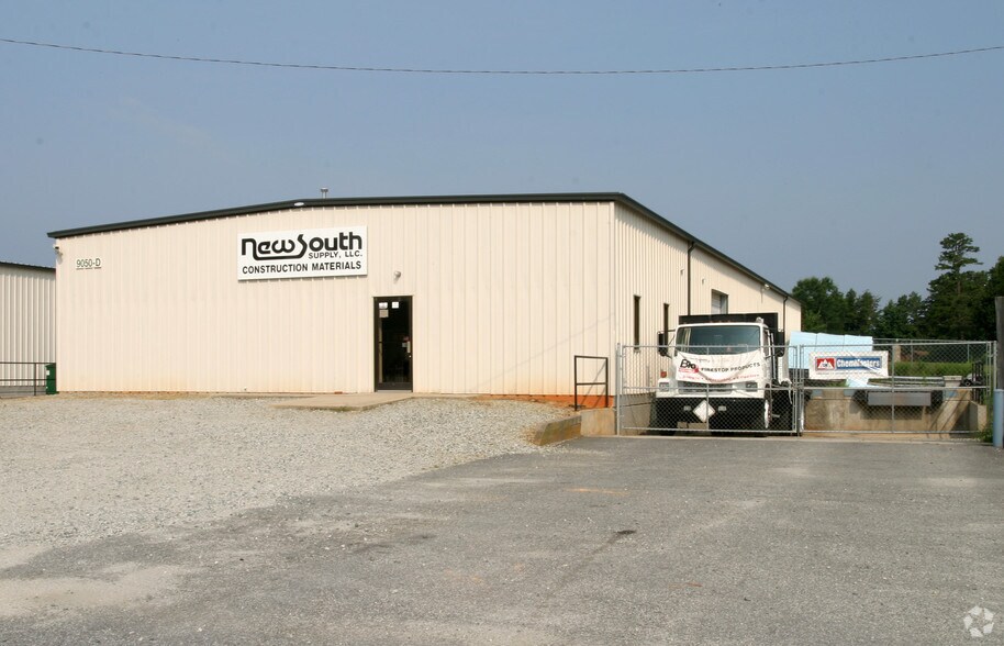 More Photos Of 9050 W Market St, Colfax Warehouse For Lease