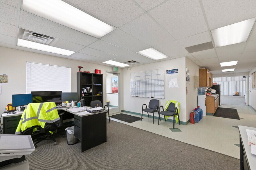 More Photos Of 44-46 Wilkins Peak Dr, Rock Springs Warehouse For Sale