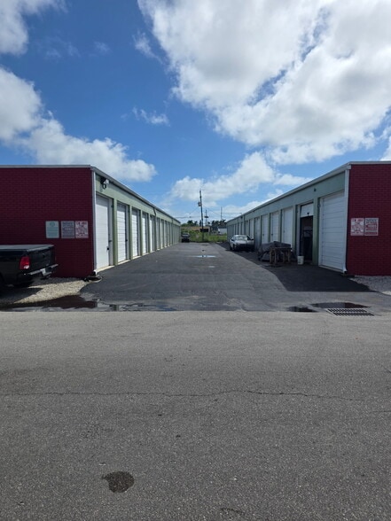 More Photos Of 4800 NE 11th Ave, Oakland Park Self Storage For Sale