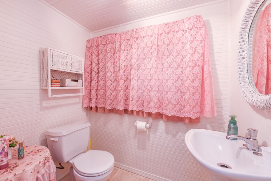 More Photos Of 65 N Washington St, Sonora Religious Facility For Sale