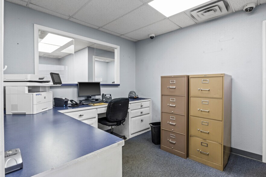 More Photos Of 2300 W Ferguson Rd, Mount Pleasant Freestanding For Lease