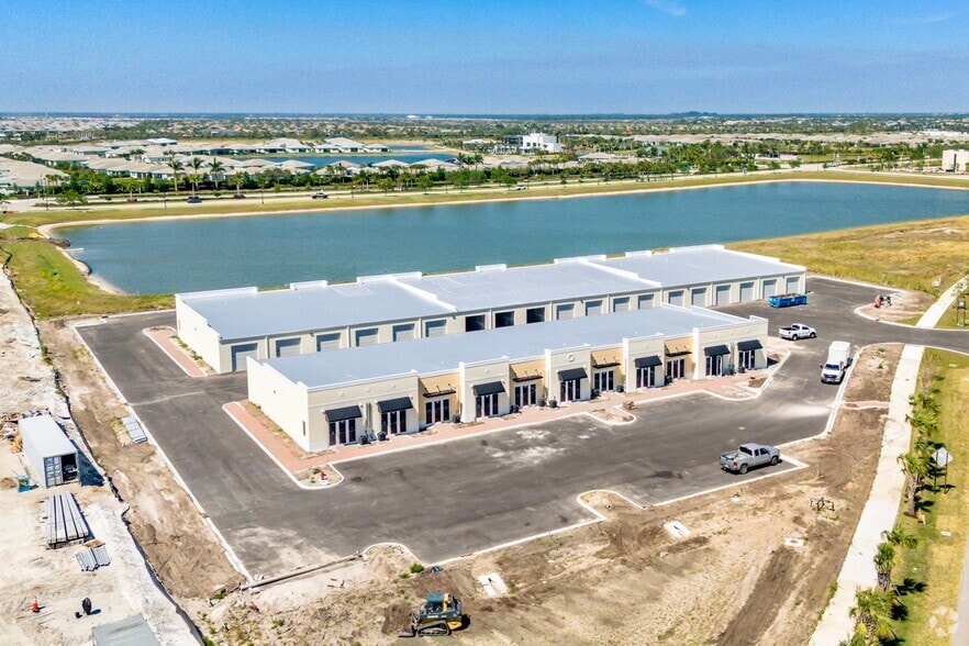 More Photos Of 11950 SW Tom Mackie Blvd, Port Saint Lucie Light Manufacturing For Lease