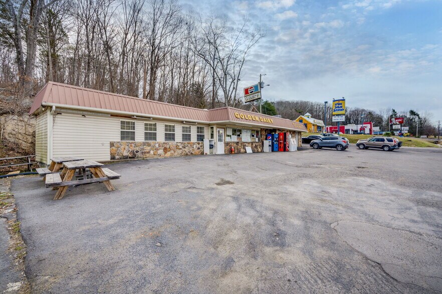 More Photos Of 4002 Highway 66, Rogersville Freestanding For Sale