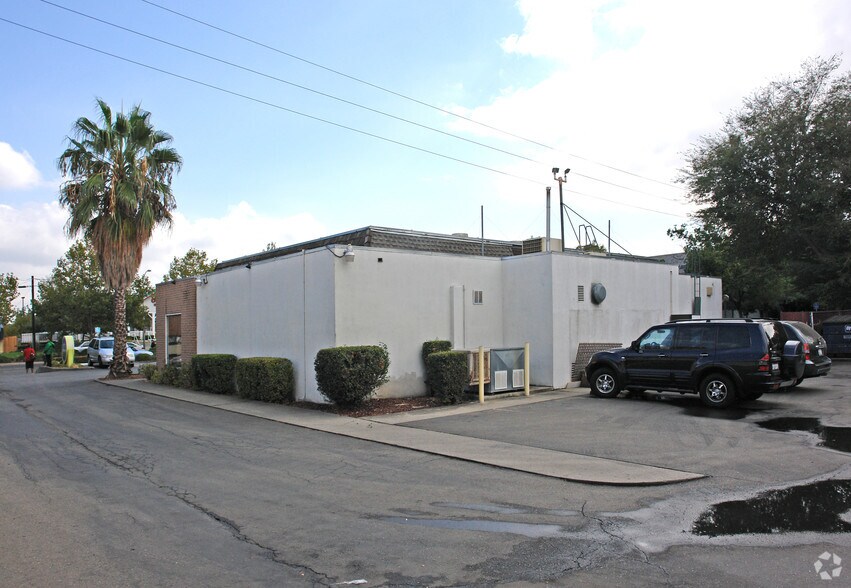 More Photos Of 1407 Howe Ave, Sacramento Restaurant For Sale