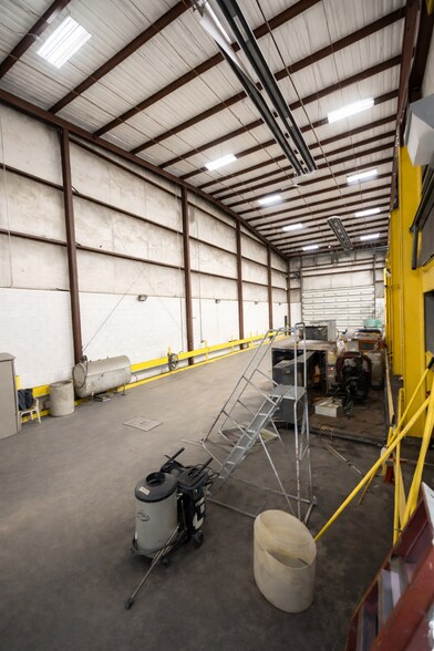 More Photos Of 2090 E 2nd St, Defiance Manufacturing For Lease