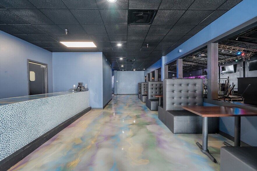 More Photos Of 2523 W Broadway, Louisville Restaurant For Lease