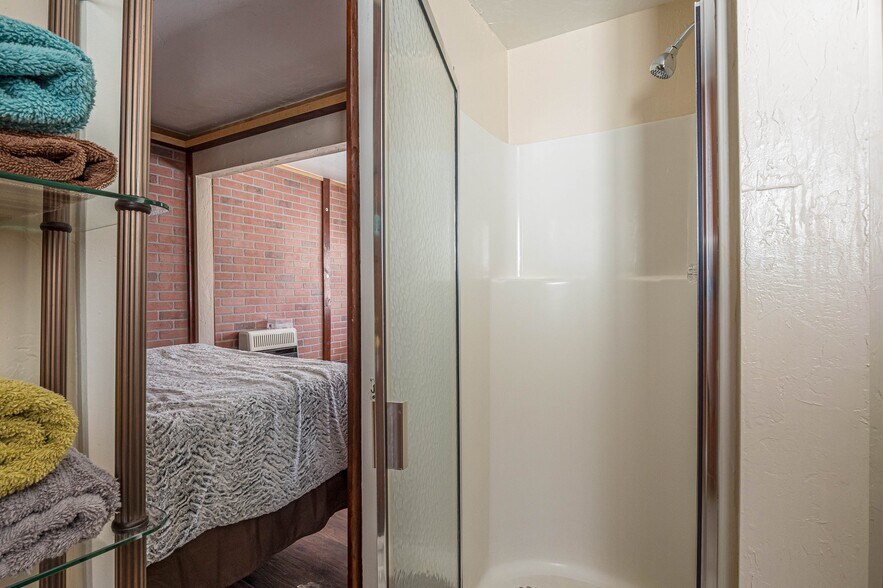 More Photos Of 21221 Baron Lake Dr, Cedaredge Hotel For Sale
