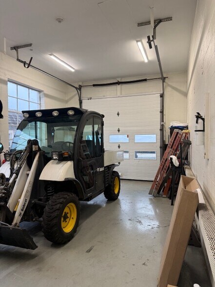 More Photos Of 177 Boston Post Rd, Westbrook Auto Repair For Sale
