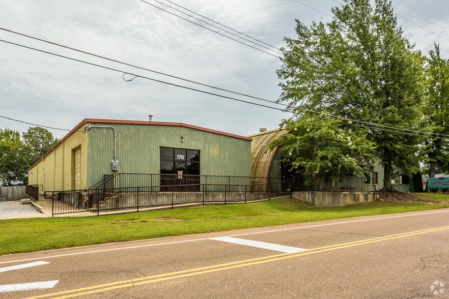 More Photos Of 176-184 Mt Pleasant Rd, Collierville Warehouse For Sale