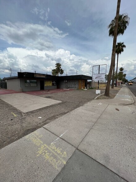 More Photos Of 4810 W Glendale Ave, Glendale Office For Sale