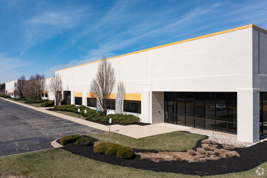 More Photos Of 8481 Duke Blvd, Mason Warehouse For Lease