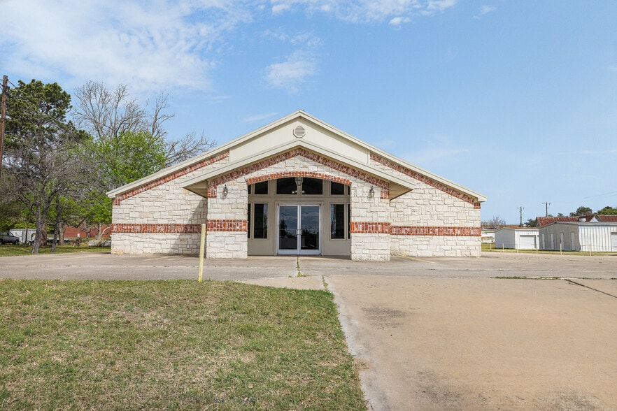 Primary Photo Of 1306 W Cameron Ave, Rockdale Religious Facility For Sale