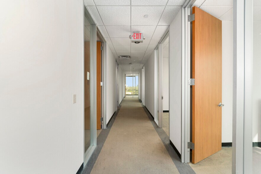 More Photos Of 9999 Bellaire Blvd, Houston Medical For Sale