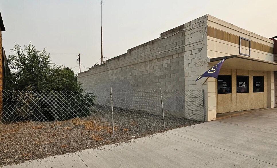 More Photos Of 134 E Main St, Wendell Storefront For Sale