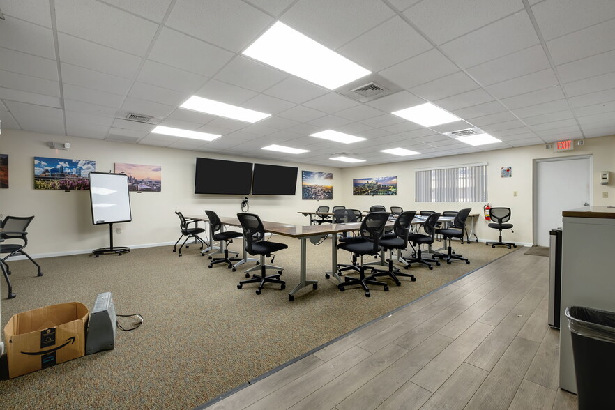 More Photos Of 1700 Capital Cir SW, Tallahassee Office For Sale