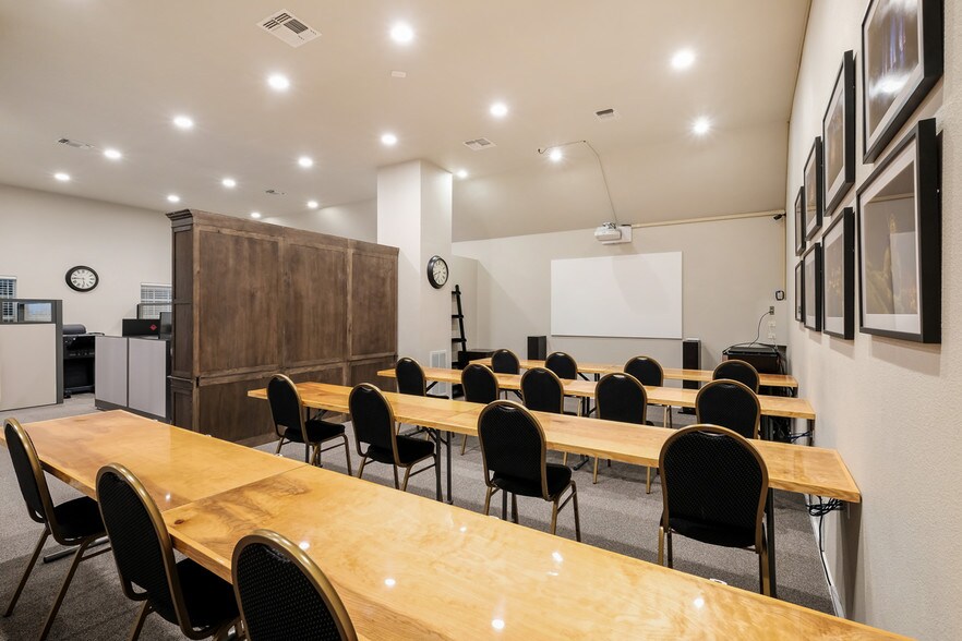 More Photos Of 13003 Jones Maltsberger Rd, San Antonio Loft Creative Space For Lease