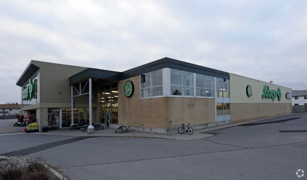 More Photos Of 700 Terry Fox Dr, Ottawa Supermarket For Lease