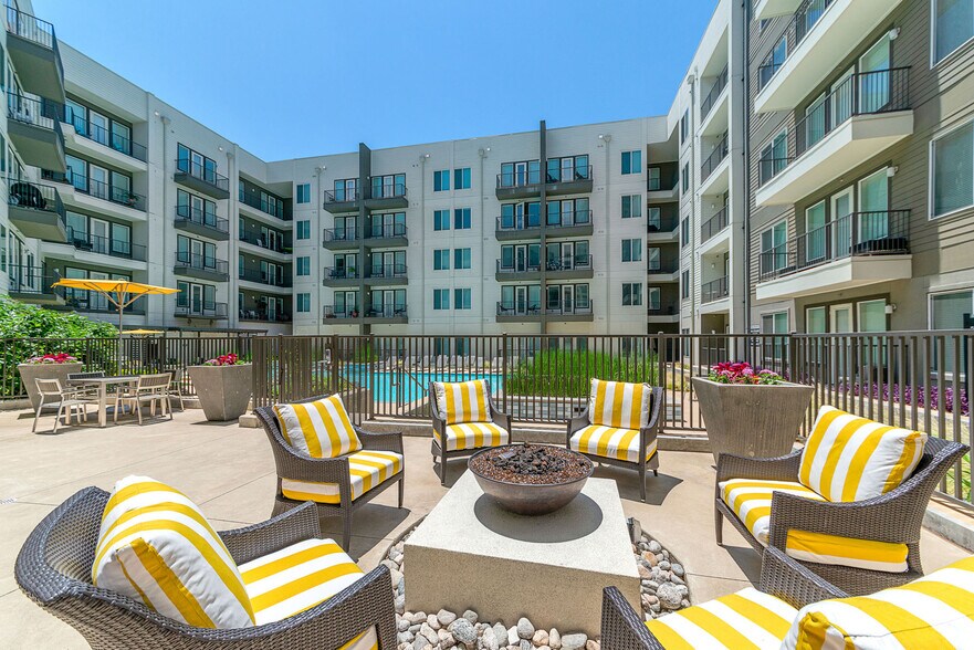 More Photos Of 110 W Cityline Dr, Richardson Apartments For Lease