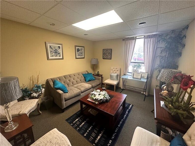 More Photos Of 3000 McKnight East Dr, Pittsburgh Office For Sale