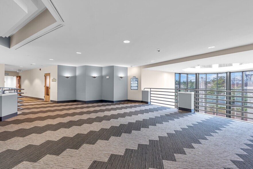 More Photos Of 1433 Hooper Ave, Toms River Office For Lease