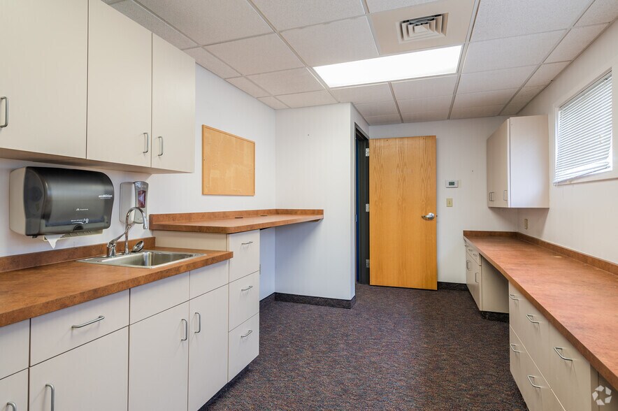 More Photos Of 2220 N Monroe St, Decatur Medical For Sale