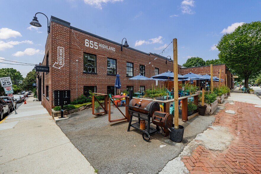 More Photos Of 655 Highland Ave NE, Atlanta Freestanding For Lease