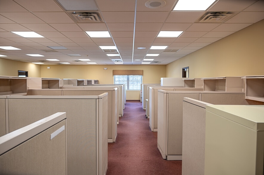 More Photos Of 105 River Ave, Lakewood Office For Lease