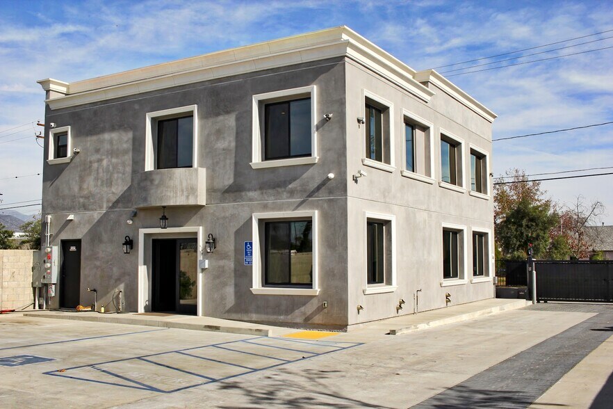 More Photos Of 5029 Bleecker St, Baldwin Park Office For Lease