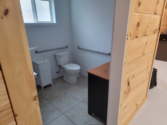 More Photos Of 275 Circuit St, Hanover Warehouse For Lease