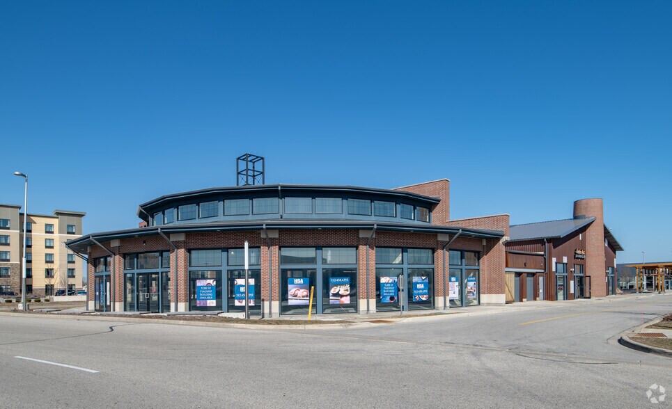 More Photos Of 11500 W Burleigh St, Wauwatosa Unknown For Lease