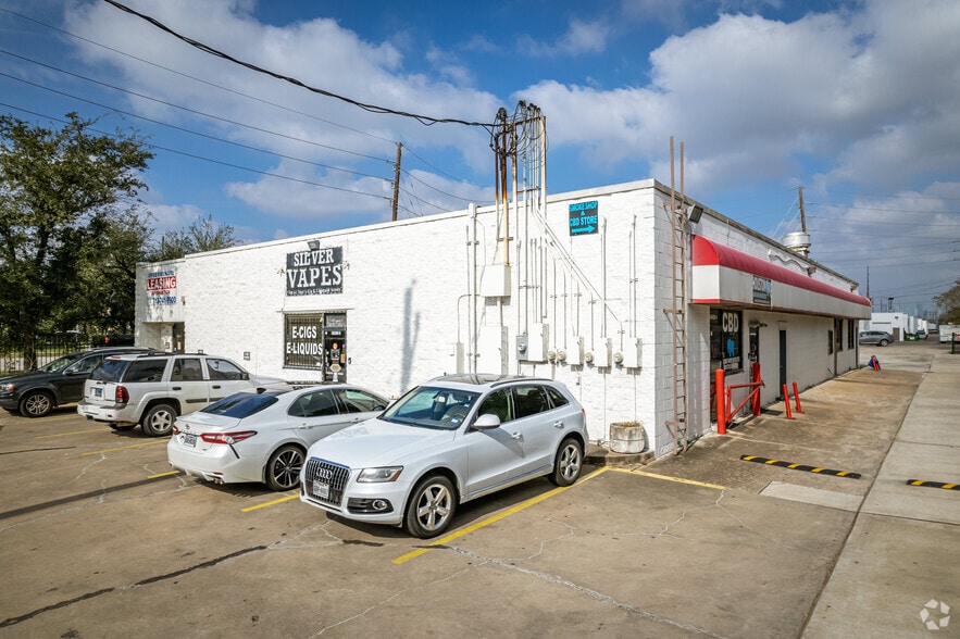 More Photos Of 8403 Almeda. Rd, Houston Unknown For Lease